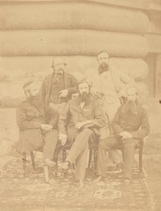 Gruppenporträt von fünf Männern, Indien