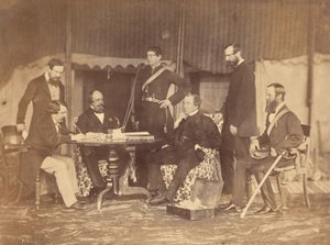 Gruppenporträt von sieben Männern, Indien