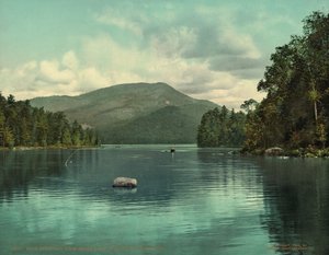 Blue Mountain vom Eagle Lake, Adirondack Mountains, um 1902 von Unknown photographer
