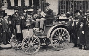 Wettbewerber bei einem pferdelosen Autorennen, Automobil
