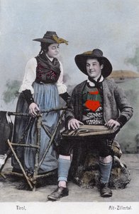 Paar in traditioneller Tracht, Alt - Zillertal, Tirol