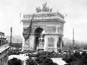 Beerdigung von Victor Hugo am Arc de Triomphe, Paris, am 01.06.1885 von Unknown photographer