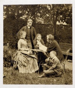 Gustave Eiffel mit Familie. Fotografie 1882 von Unknown photographer