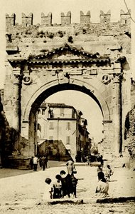 Historische Geographie. 1900. Italien. Triumphbogen von Rimini. von Unknown photographer