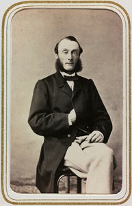 Porträt eines Mannes, Visitenkarte; die Unterstützung enthält die Angabe "Robert Ditzinger (1826-1891)" von Unknown photographer