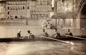 Rudern auf dem Arno, Florenz