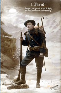 Erster Weltkrieg Postkarte, Alpenjäger. „Glaubt, was der kleine Alpensoldat sagt, der Militarismus wird ein Ende finden.“ von Unknown photographer