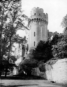 Caesars Turm, Warwick Castle, Warwickshire, 1924-1926 von Valentine and Sons Ltd