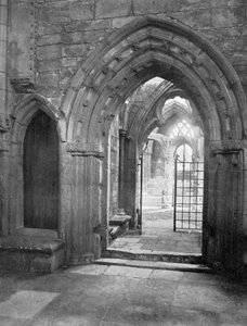 Vorhalle des Kapitelsaals, Elgin-Kathedrale, Schottland, 1924-1926 von Valentine and Sons Ltd