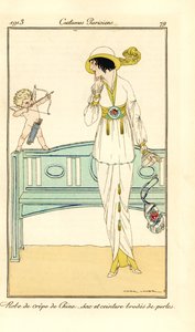 Frau in Krepp-de-Chine-Kleid mit Gürtel und Tasche, bestickt mit Perlen. Ein Amor zielt mit einem Liebespfeil auf ihren Kopf