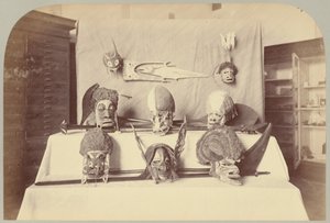 Pl. XIV. Masken usw.: Salomonen von Victor Prevost, Gaston L. Feuardent and Co., New York