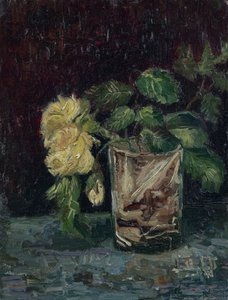 Glas mit gelben Rosen