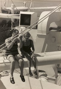Paar an Bord des Kreuzfahrtschiffs 