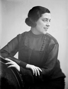 Porträt von Anita Pittoni, ca. 1933