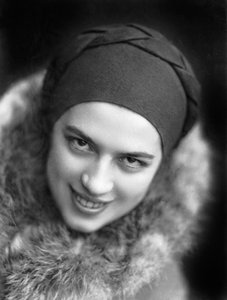 Porträt von Anita Pittoni, ca. 1940