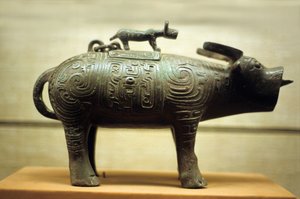 Weinvase in Form eines Ochsen, überragt von einem Tiger von Western Zhou Dynasty Chinese School