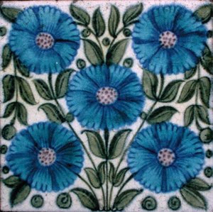Fliese mit persischem Blumendesign von William de Morgan