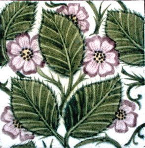 Flies mit Blumendesign von William de Morgan