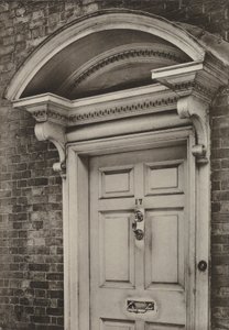Tür, The Causeway, Horsham, Sussex (s/w Foto) von William Galsworthy Davie