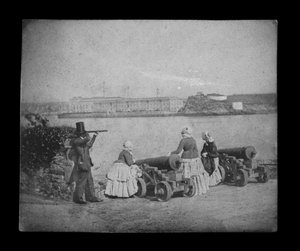 Royal William Victualling Yard, Plymouth, von Mount Edgecombe. Invertierte digitale Datei zur Erstellung eines Schwarz-Weiß-Positivs. von William Henry Fox Talbot