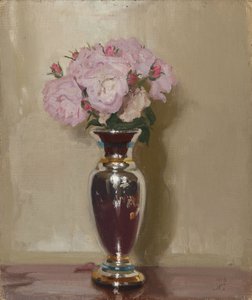 Rosa Rosen in einer Silberglanzvase