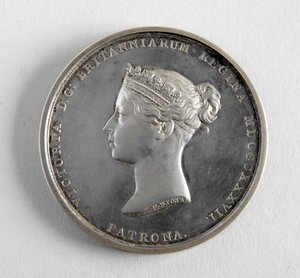 R.A.-Medaille, verliehen an George Frampton am 10.12.1884 für das beste Modell einer Figur (Metall) von William Wyon