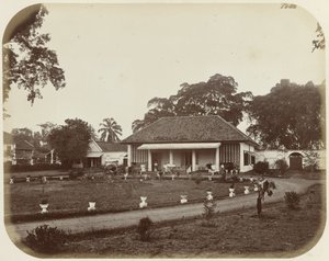 Haus am Königsplatz in Batavia von Woodbury and Page