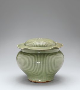 Longquan Celadon gerippter Krug & Deckel