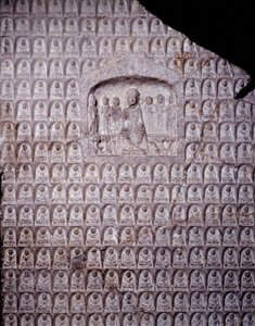Chinesische Kunst: Stele der tausend Buddhas. Periode der Zhou-Dynastie (Cheou). 11.-3. Jahrhundert v. Chr. Shanghai. Shanghai Museum