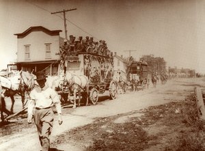 Der Zirkus kommt in die Stadt, ca. 1905