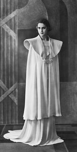 Wettbewerbsmodelle von "Nähern" Bologna: Kleid ausgezeichnet im Faschistischen Haus von Bologna von Henry Charles Fehr