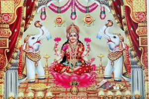 Lakshmi, die Frau von Vishnu, ist Göttin des Wohlstands, des Glücks und der Schönheit