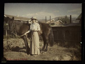Madaline Bradbury und Chiketa, Santa Barbara, um 1915 von Frederick (attr. to) Barnard