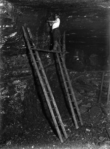Bergbau, Kohle Abbau der oberen Schichten der berühmten Zehn-Yard-Schicht, Staffordshire, ca. 1890er Jahre