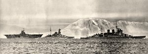 Schiffe HMS Ark Royal, HMS Malaya und HMS Renown verlassen ihre Basis in Gibraltar, ca. 1940
