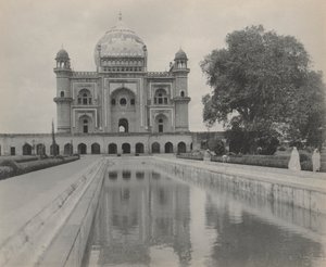 Saftar-Jung-Grabmal, Delhi von studio of A. W. A. Plâté Studio (Ceylonese)