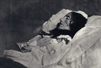 Porträt der Dichterin Marcelline Desbordes Valmore (Desbordes-Valmore) (1786-1859) auf ihrem Sterbebett. Fotografie von Felix Tournachon, genannt Nadar (1820-1910) im Jahr 1859. Druck von Victor Tournachon, Vater von Nadar, späte 19. Jahrhundert. von Nadar