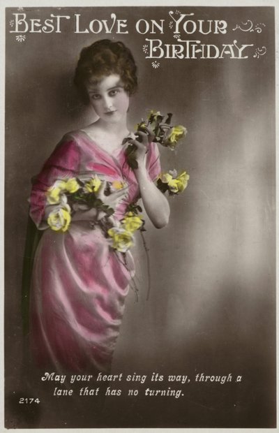 Mädchen in kimonoartigem Kleid mit Blumen von (after) English photographer