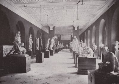 Skulpturenhalle, Victoria and Albert Museum von (after) English photographer