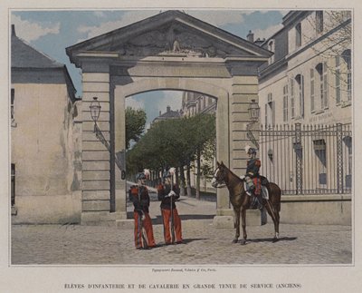 Infanterie- und Kavallerieschüler in großer Dienstuniform, früher von (after) French Photographer
