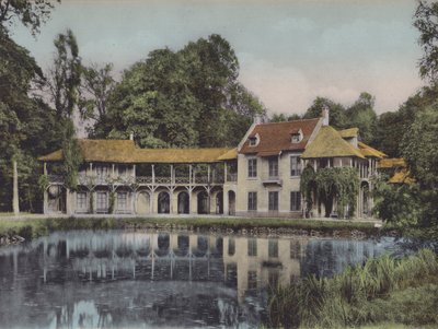 Das Hameau, Haus der Königin (Farbfoto) von (after) French Photographer
