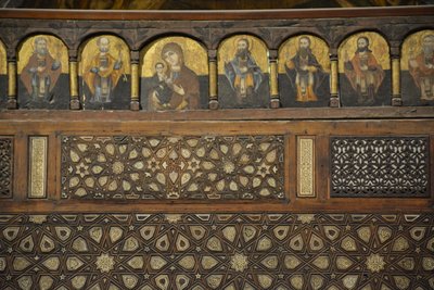 Innenraum der Sankt-Mercurius-Kirche Abu Sefein in Alt-Kairo, hölzerne Ikonostase von Albert Mansour