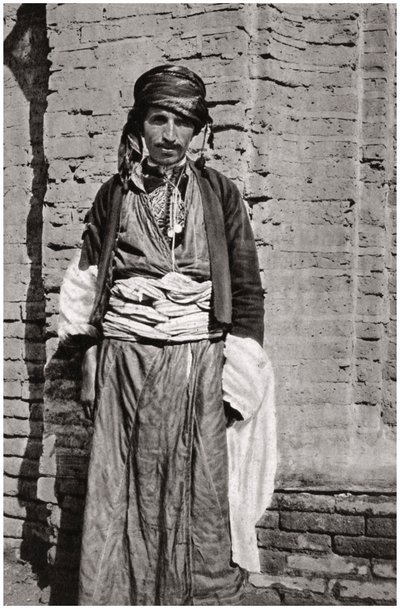 Ein kurdischer Stammesangehöriger aus Südkurdistan, Irak, 1925 von A. Kerim