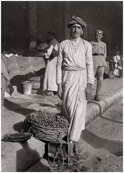 Ein kleiner Handel, der wenig Gewinn bringt, Irak, 1925 von A. Kerim