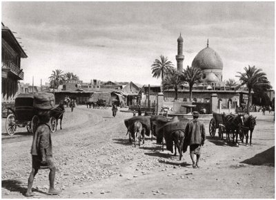 Blick auf eine Straße vom Nordtor, Bagdad, Irak, 1925 von A. Kerim