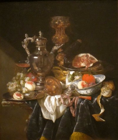 Silberner Weinkrug, Schinken und Obst von Abraham van Beijeren
