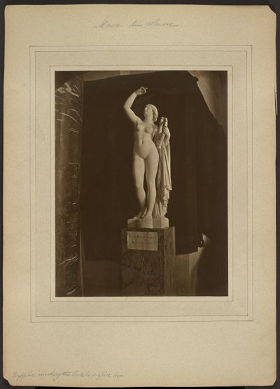 Sappho ruft die Götter an, sie zu inspirieren von Pradier / Musée du Louvre von Adolphe Braun