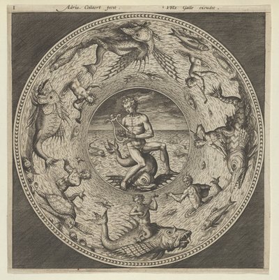 Entwurf für einen Teller mit Arion, der auf einem Delphin reitet, in einem von Seeungeheuern umgebenen Medaillon, um 1600 von Adriaen Collaert
