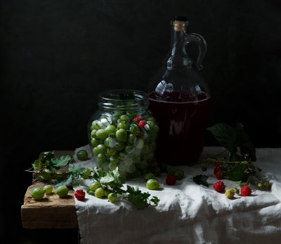 Frisches Beeren Stillleben von Ala Pneuma