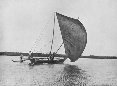 Auslegerkanu mit vollen Segeln auf dem Negombo-See, ca. 1890, 1910 von Alfred William Amandus Plate